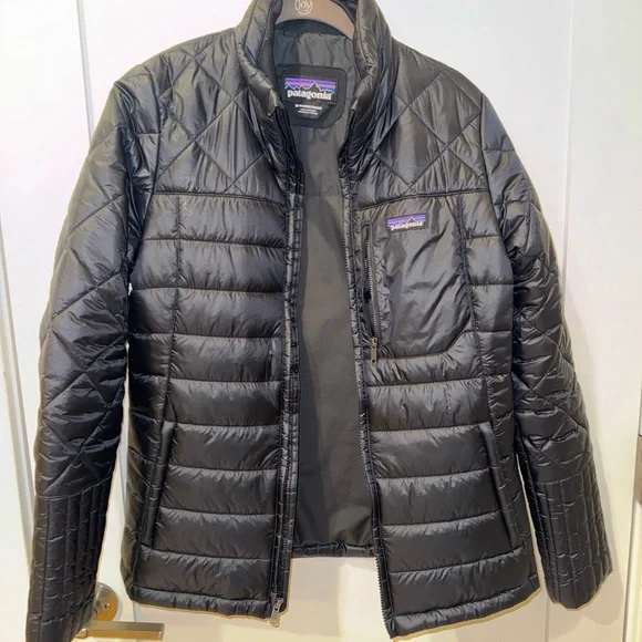 Patagonia Women's Black Puffer Jacket - Picture 3 of 13